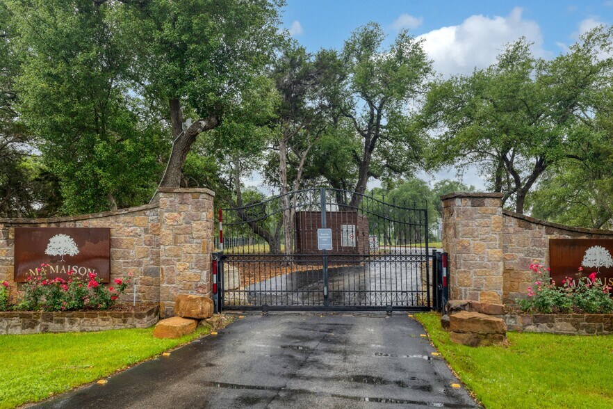 More Photos Of 2550 Bell Springs Rd, Dripping Springs Lodge Meeting Hall For Sale