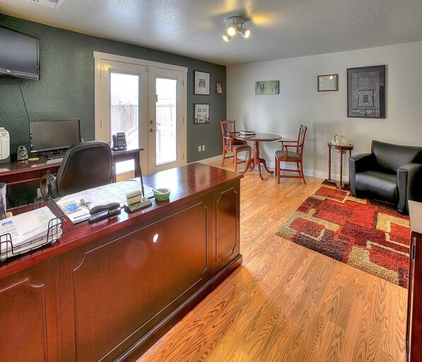 More Photos Of 4008 S Pine St, Tacoma Office Residential For Sale