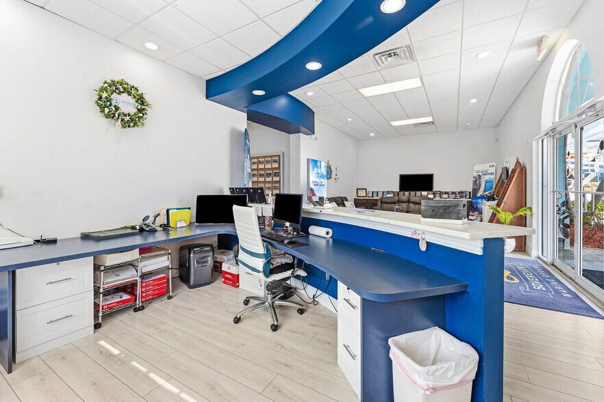 More Photos Of 250-300 SW Monterey Rd, Stuart Freestanding For Sale