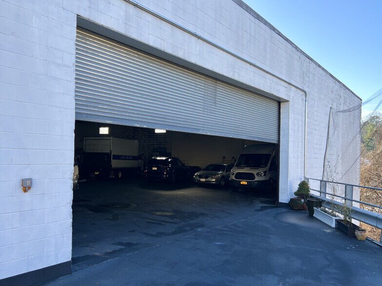 More Photos Of 100 Carney St, Glen Cove Manufacturing For Sale