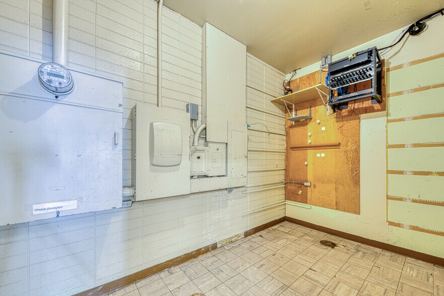 More Photos Of 729 S Main St, Salinas Office For Sale