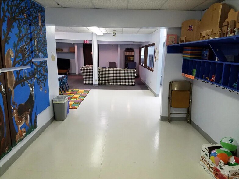 More Photos Of 15764 Clayton Rd, Ellisville Religious Facility For Lease