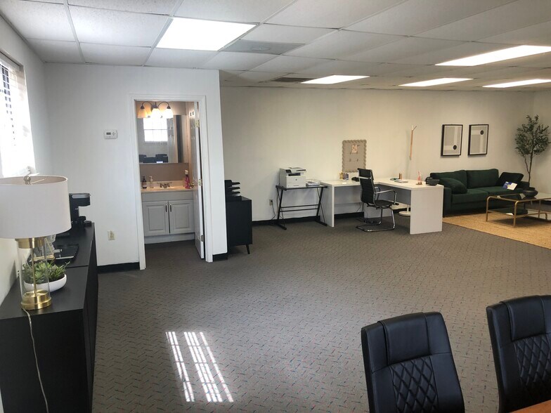 More Photos Of 2273 Barataria Blvd, Marrero Loft Creative Space For Lease