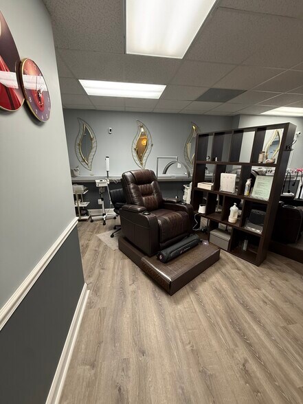 More Photos Of 297-299 Herndon Pky, Herndon Medical For Lease
