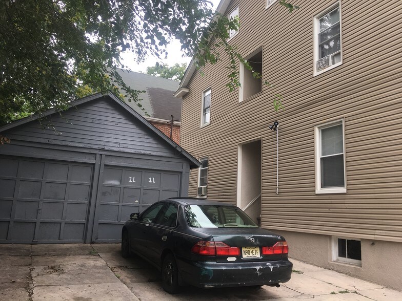 More Photos Of 28 Hale St, New Brunswick Apartments For Sale