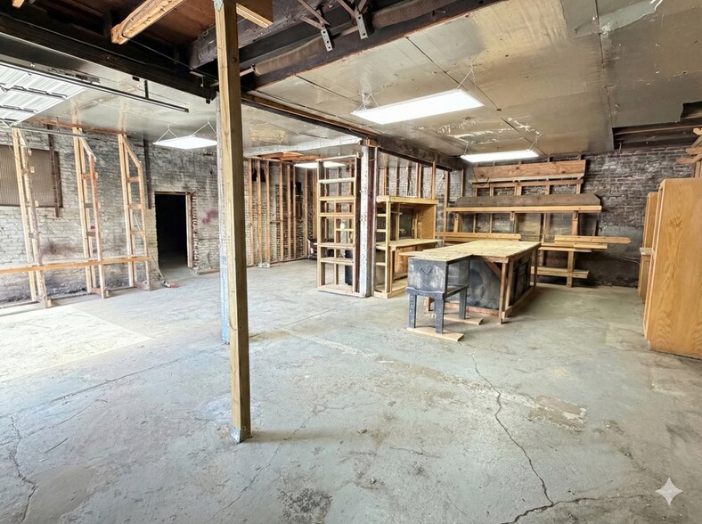 More Photos Of 2019 Cushing St, Saint Louis Industrial For Lease