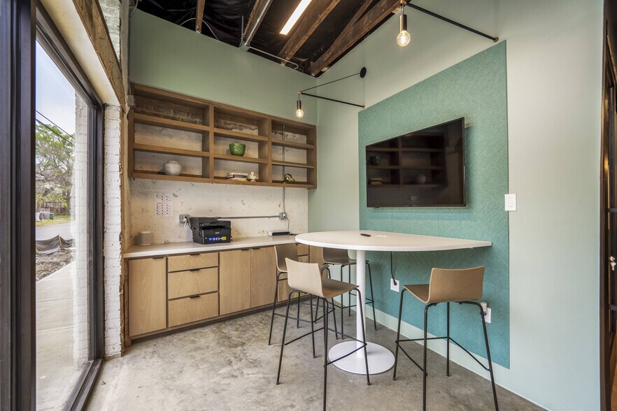 More Photos Of 1109-1115 Dumble st, Houston Office For Sale