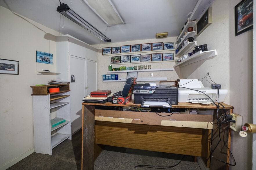 More Photos Of 411 S Jefferson St, Aberdeen Industrial For Sale