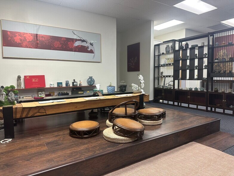 More Photos Of 1700 E Desert Inn Rd, Las Vegas Office Residential For Lease