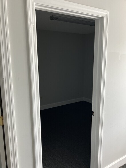 More Photos Of 42 Thompson St, East Haven Self Storage For Lease