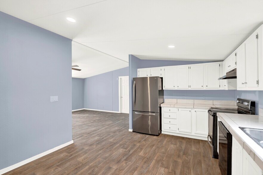 More Photos Of 2806 US Highway 90 W, Hondo Office For Sale