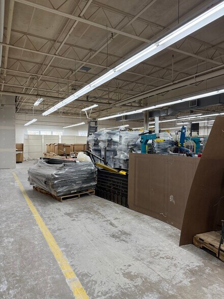 More Photos Of 8035 Austin Ave, Morton Grove Warehouse For Lease