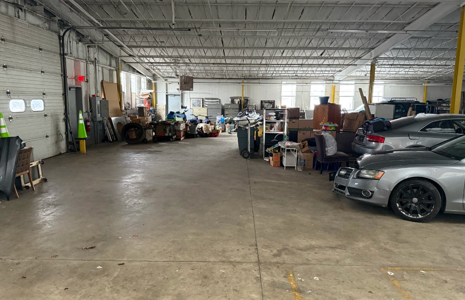 More Photos Of 5100-5102 Duff Dr, Cincinnati Warehouse For Sale