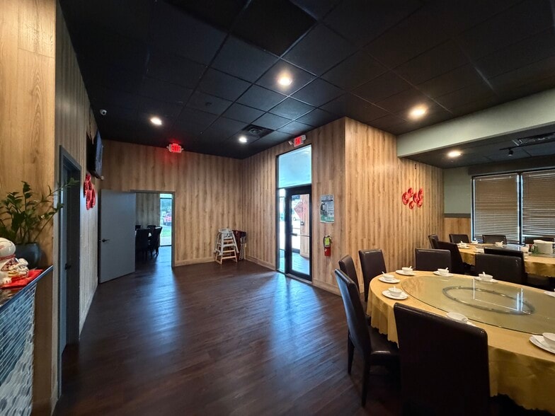 More Photos Of 2035 S Meridian Ave, Oklahoma City Restaurant For Lease