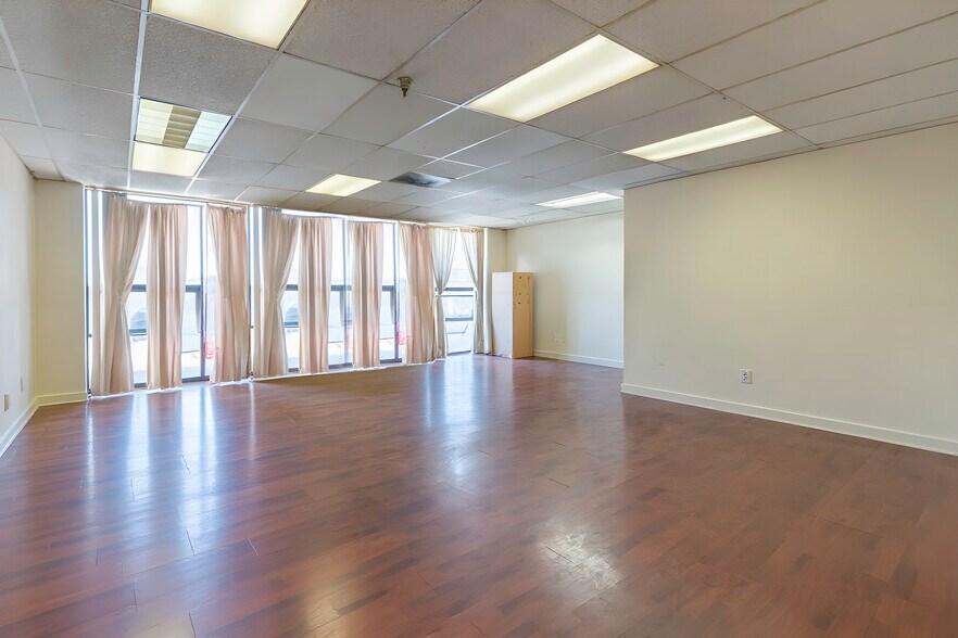 More Photos Of 328 7th St, Oakland Storefront Retail Office For Lease