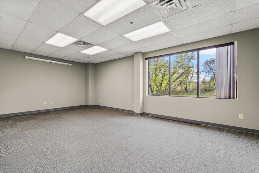 More Photos Of 362 Industrial Park Rd, Middletown Warehouse For Sale