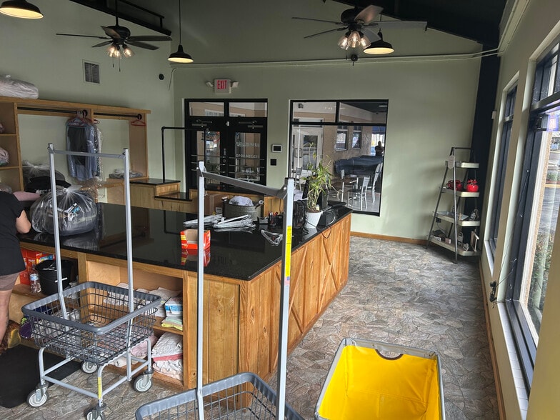 More Photos Of 1309 S Collins St, Plant City Freestanding For Sale