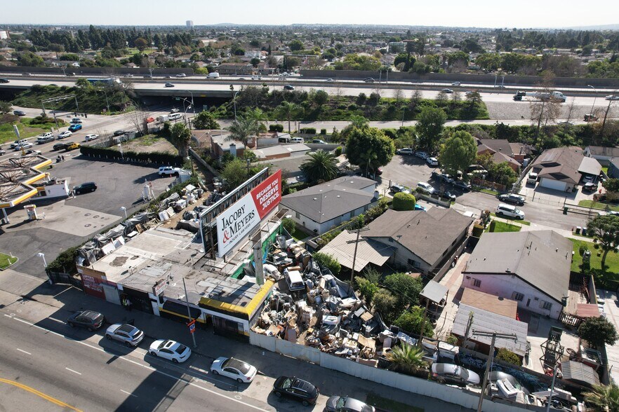 More Photos Of 1132 E Imperial Hwy, Los Angeles Storefront For Sale