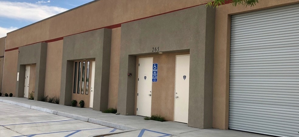 More Photos Of 265 W Radio Rd, Palm Springs Service For Sale