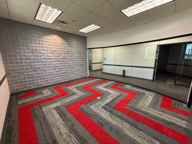 More Photos Of 1101 Woods St, Gainesville Warehouse For Sale