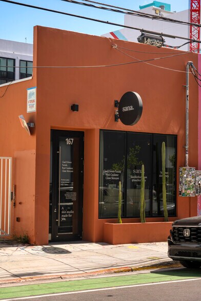 More Photos Of 167 NW 25th St, Miami Freestanding For Lease