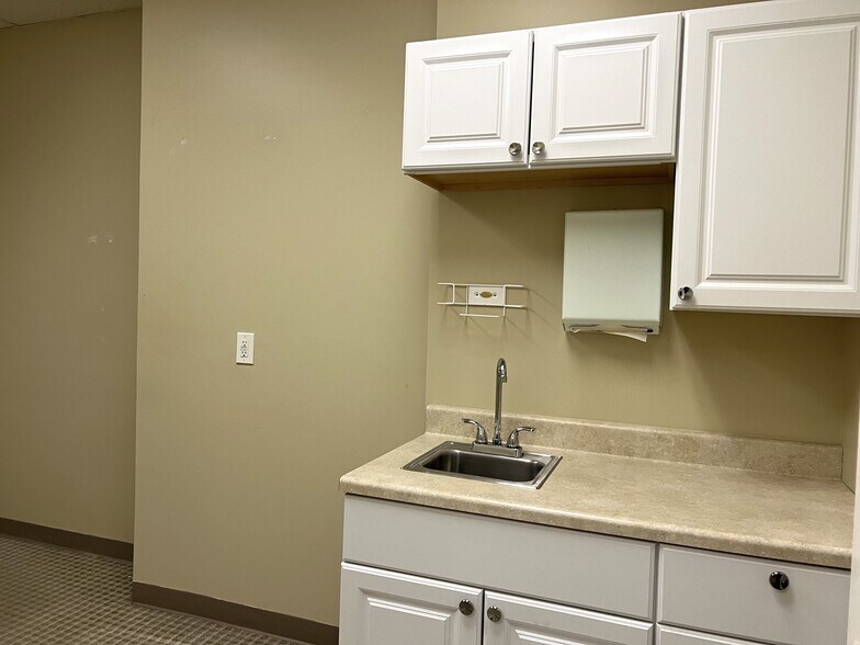 More Photos Of 102 Wolcott Rd, Wolcott Office For Lease