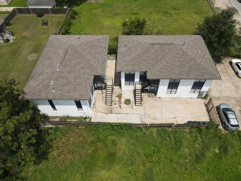 More Photos Of 3613 Crane St, Houston Apartments For Sale