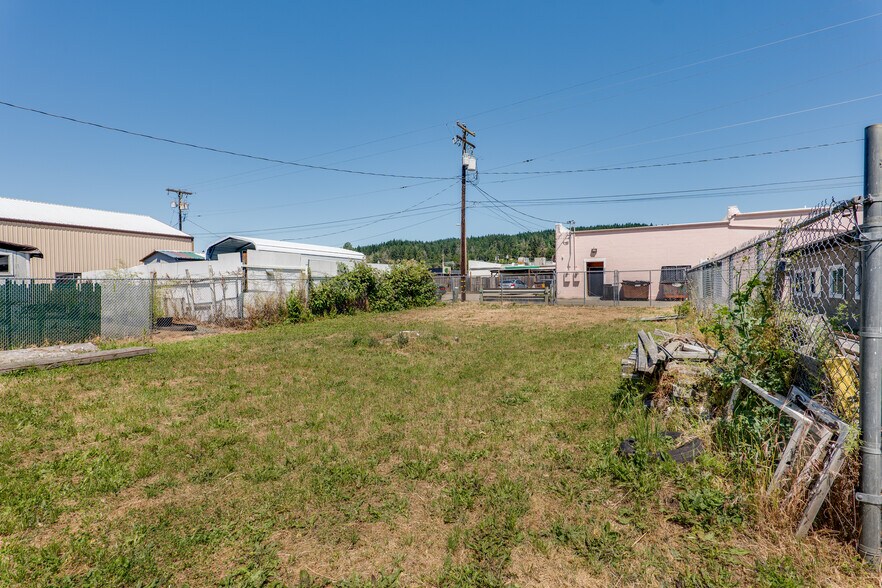 More Photos Of 119 S Calapooia St, Sutherlin Freestanding For Sale