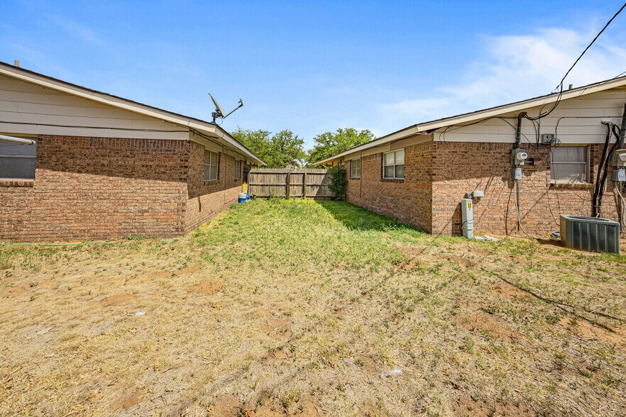 More Photos Of 501-524 Plaza Dr, Slaton Apartments For Sale