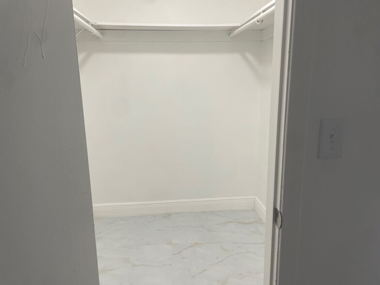 More Photos Of 5923 Pierce St, Hollywood Multifamily For Sale