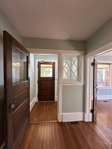 More Photos Of 93 Church St, Asheville Office For Lease
