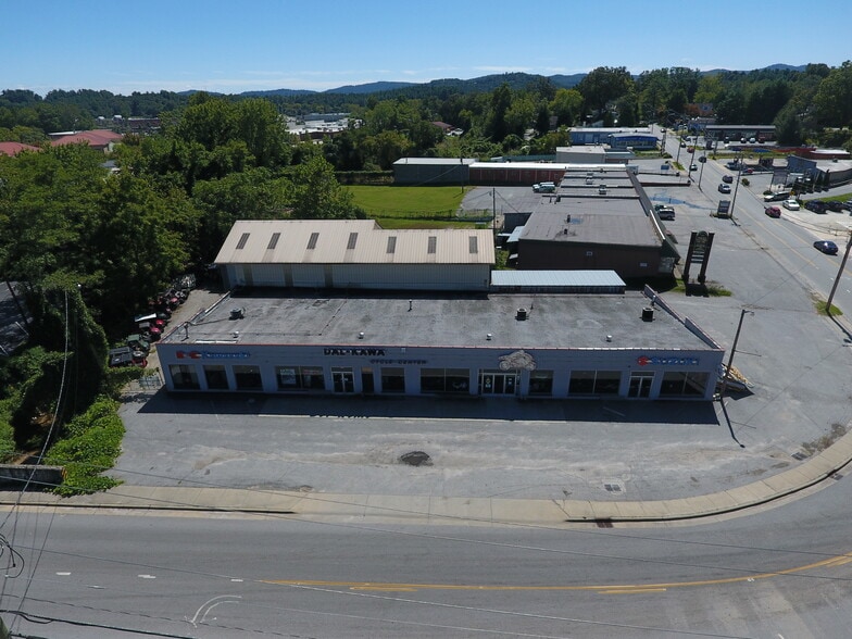 More Photos Of 312 Kanuga Rd, Hendersonville Auto Dealership For Lease