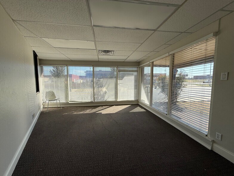 More Photos Of 1715 N Broadway Ave, Oklahoma City Office For Lease