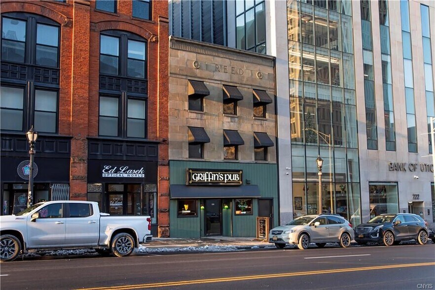 More Photos Of 226 Genesee St, Utica Bar For Sale