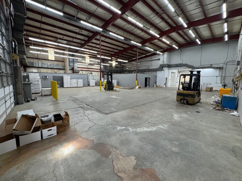 More Photos Of 7700 E 38th St, Tulsa Manufacturing For Lease