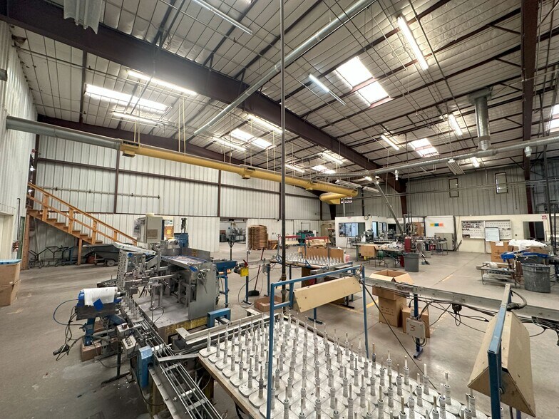 More Photos Of 3911 S Main St, Roswell Manufacturing For Lease