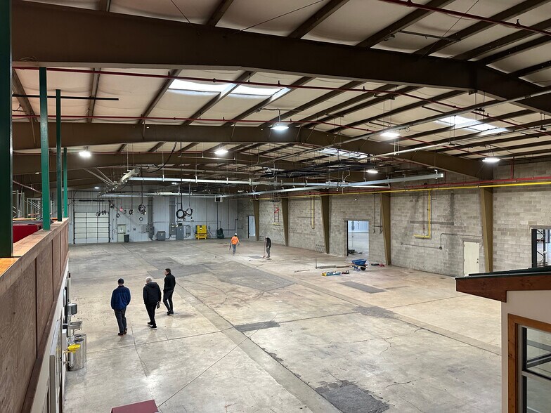 More Photos Of 3830 Corporate, Petersburg Manufacturing For Sale