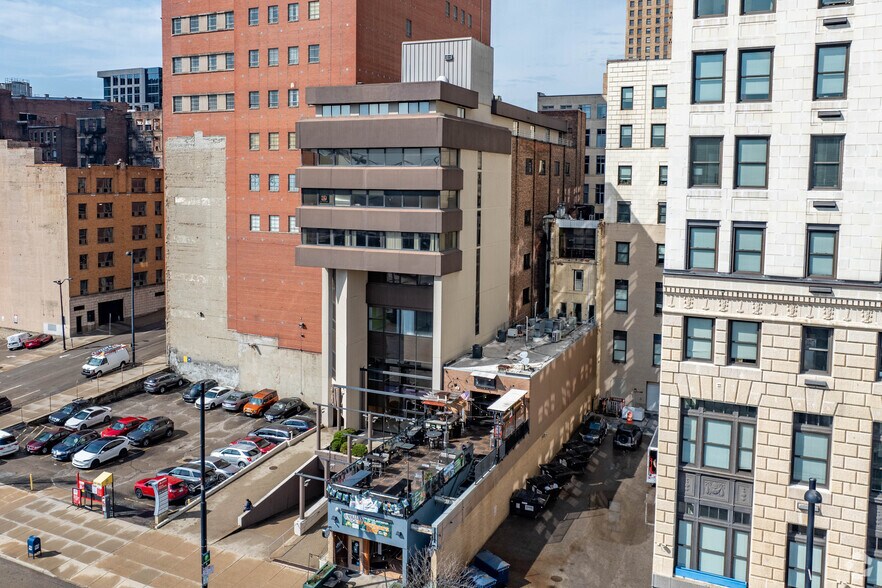 More Photos Of 30 W 3rd St, Cincinnati Office For Lease