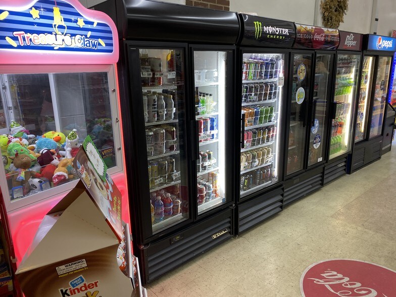More Photos Of 139 W Craig St, Craigsville Supermarket For Sale
