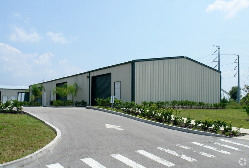 More Photos Of 403 Integrated Ct, DeBary Warehouse For Lease