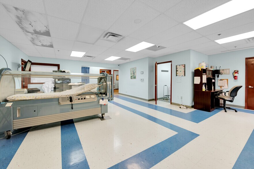 More Photos Of 42490 Garfield Rd, Clinton Township Medical For Lease