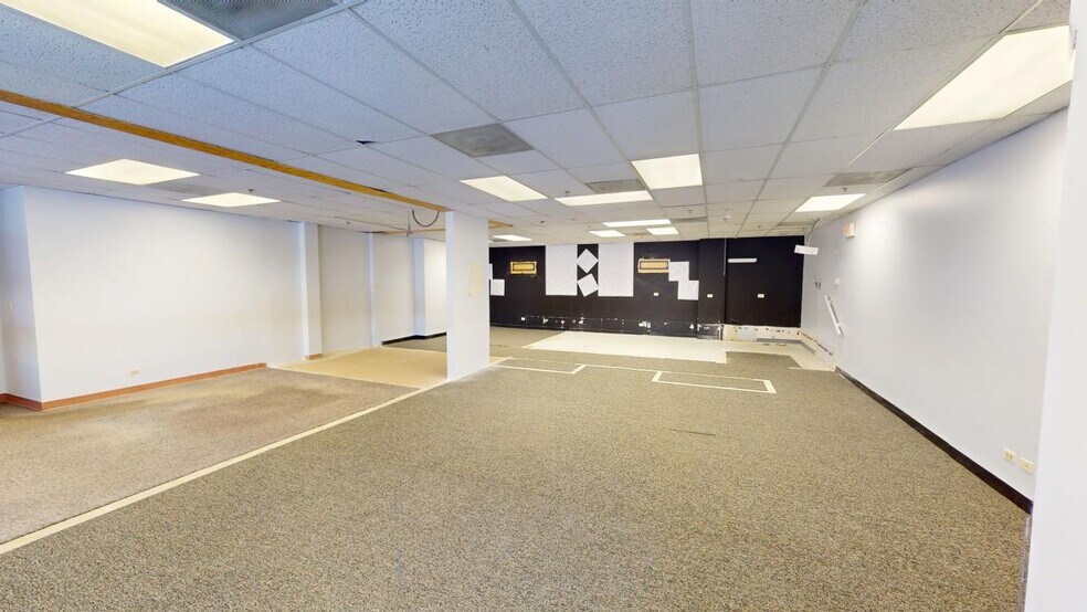 More Photos Of 3115 N Wilke Rd, Arlington Heights Medical For Sale