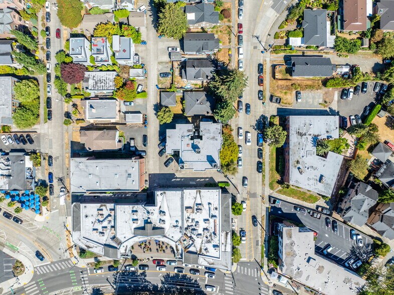 More Photos Of 7919 Wallingford Ave N, Seattle Apartments For Sale