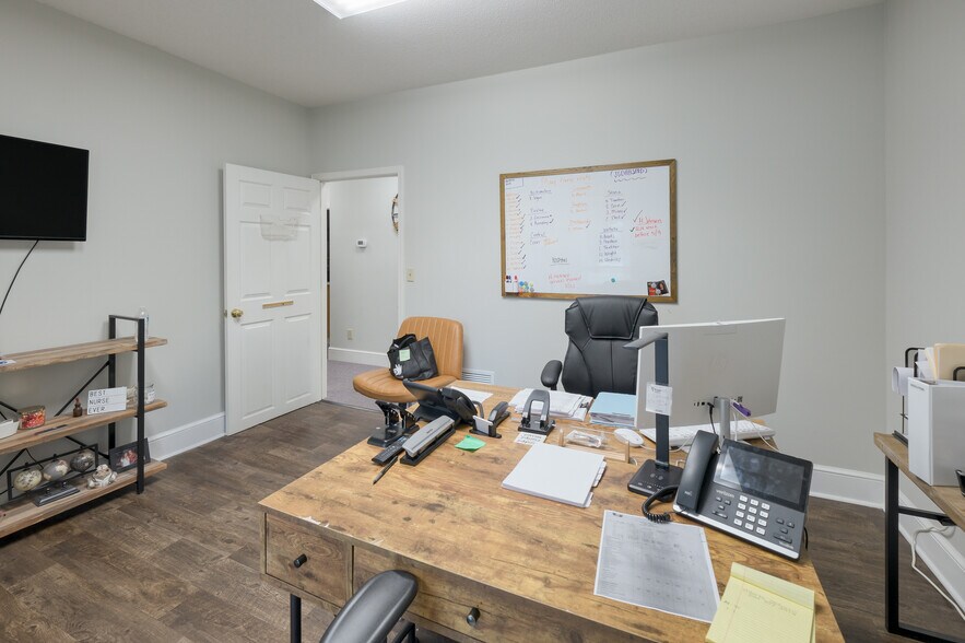 More Photos Of 1924 McConnell Springs Rd, Anderson Coworking Space