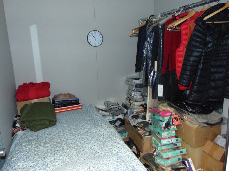 More Photos Of 15390 Gratiot Ave, Detroit Storefront For Sale