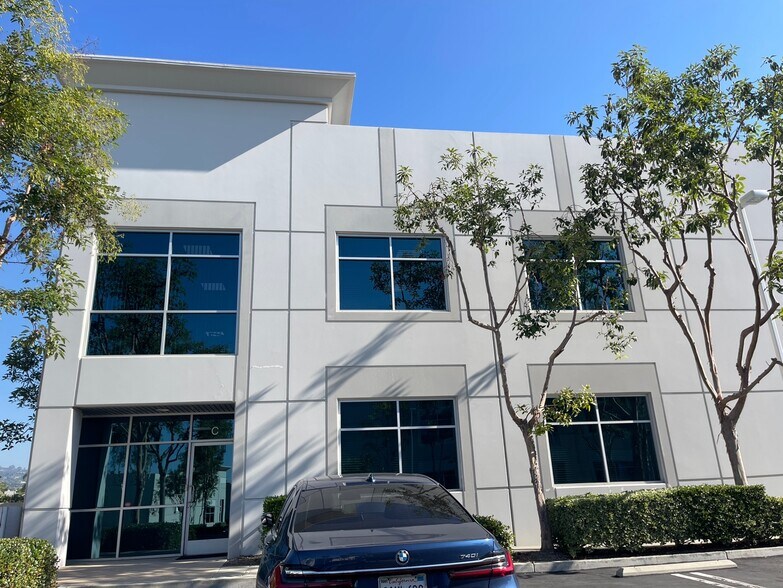 More Photos Of 511 S Harbor Blvd, La Habra Warehouse For Lease