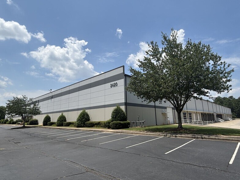 More Photos Of 2420 W Park Dr, Gainesville Warehouse For Lease