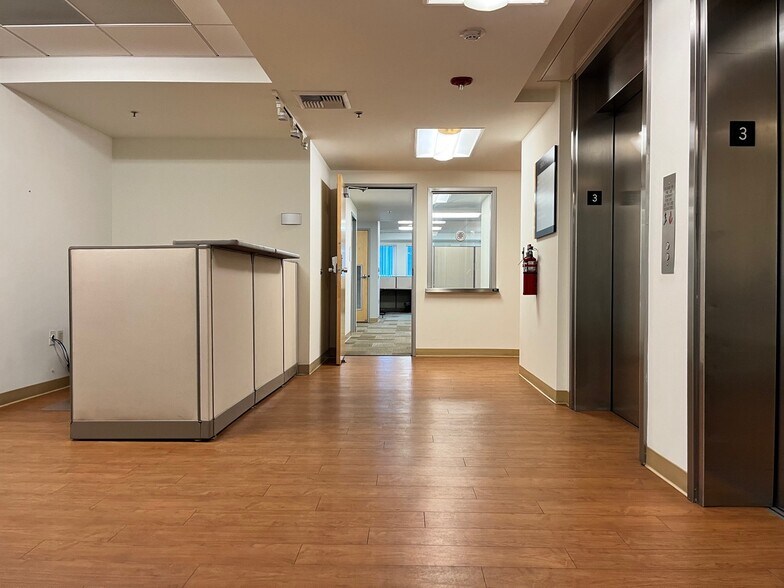 More Photos Of 2727 W Alameda Ave, Burbank Medical For Lease