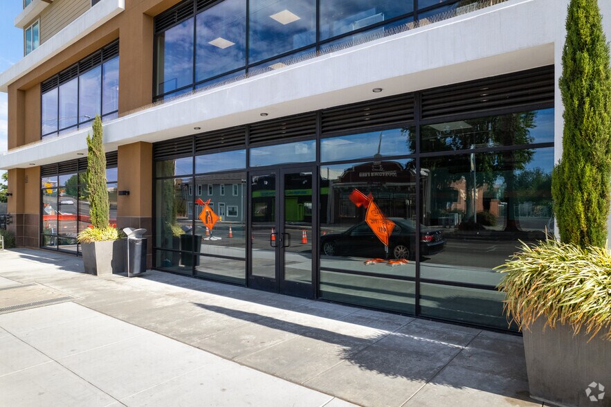 More Photos Of 808 W San Carlos St, San Jose Apartments For Lease