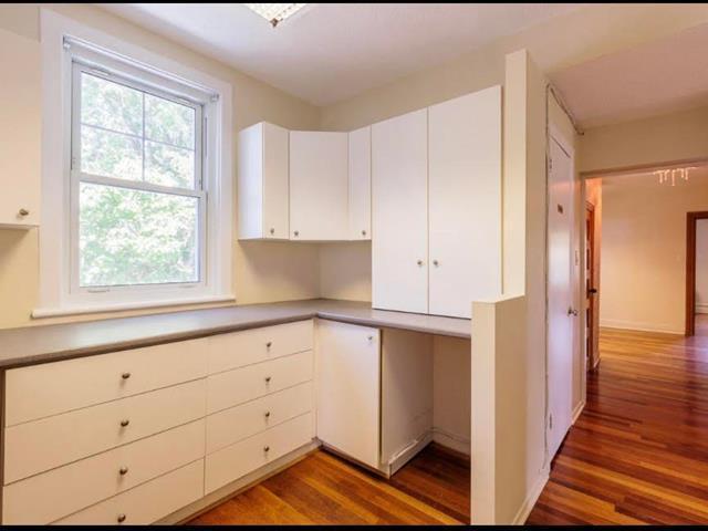 More Photos Of 133 Rue De Notre-Dame-De-L'île, Gatineau Restaurant For Lease